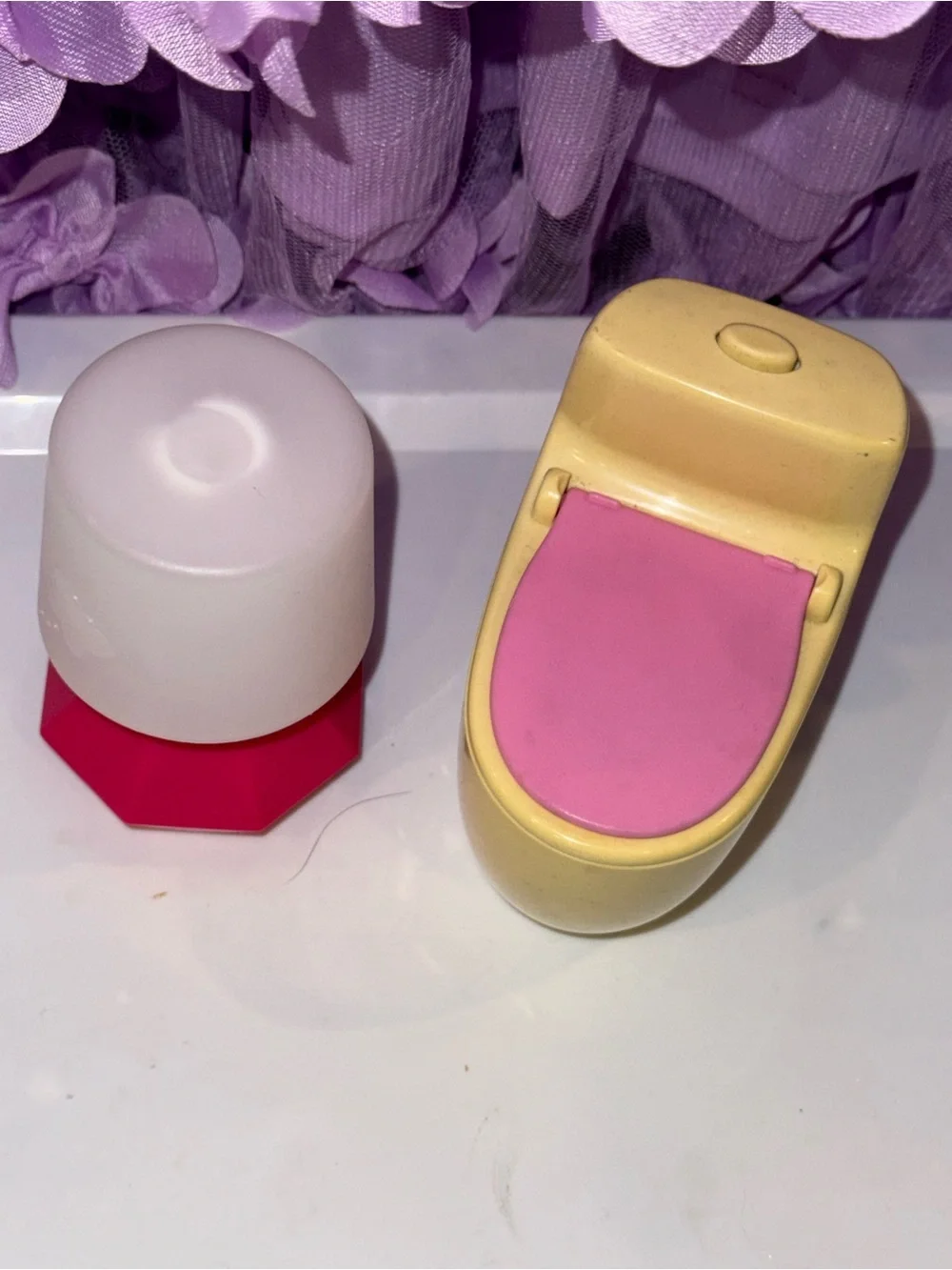 Barbie Mattel dream house toilet and light up lamp